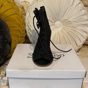 Zigi Soho Black Lace-Up Boots